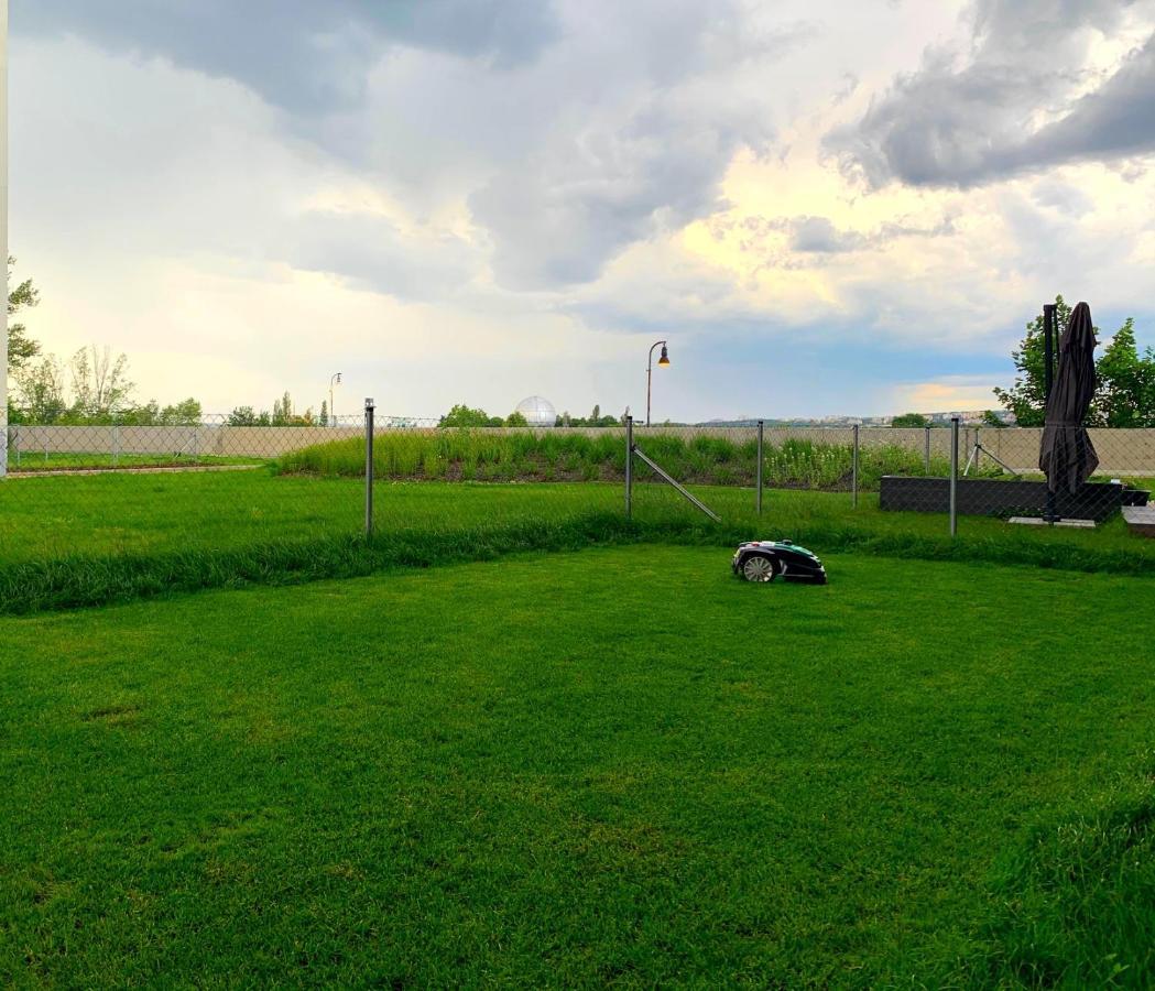 Krejcarek Garden Apartment 布拉格 外观 照片
